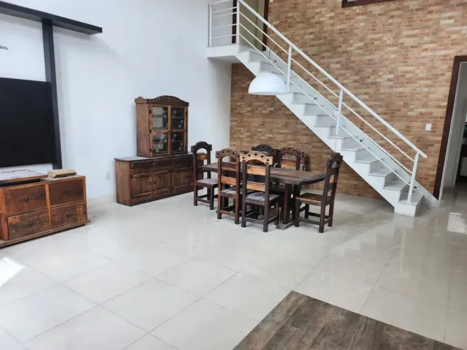 Bangu centro - Linda casa 3 Q. 3 BH. Piscina Excelente localização.