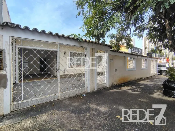 CASA RESIDENCIAL em Campinas - São Paulo, Taquaral