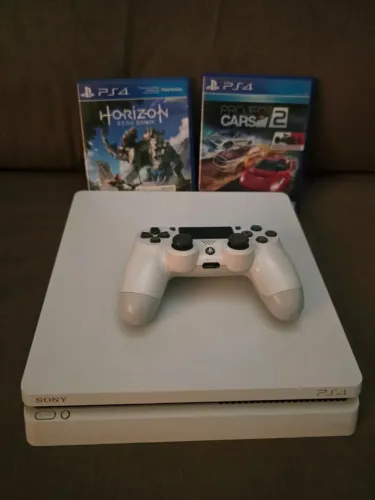 PlayStation 4 Slim White