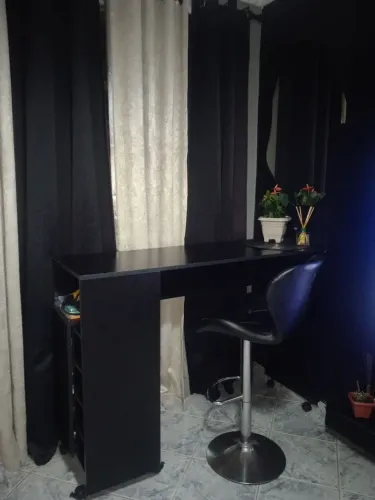 Mesa bancada com cadeira