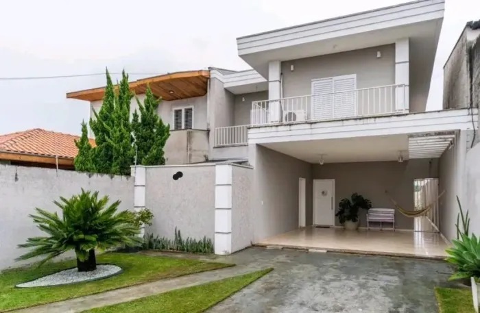 Sobrado com 6 dormitórios à venda, 250 m² por R$ 1.452.200,00 - Vila Jaboticabeira - Tauba