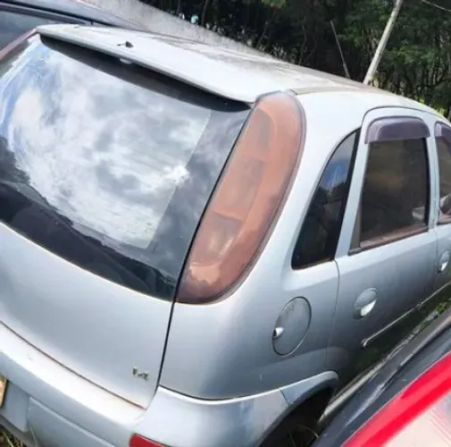 Corsa para retirada de peças 