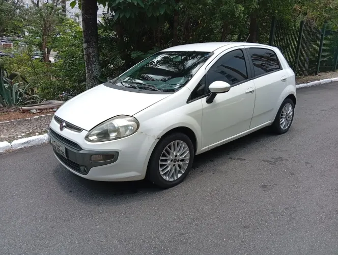 Fiat Punto Essence 1.6 Flex 16V 5P 2014