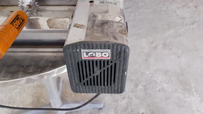 Grill elétrico rotativo