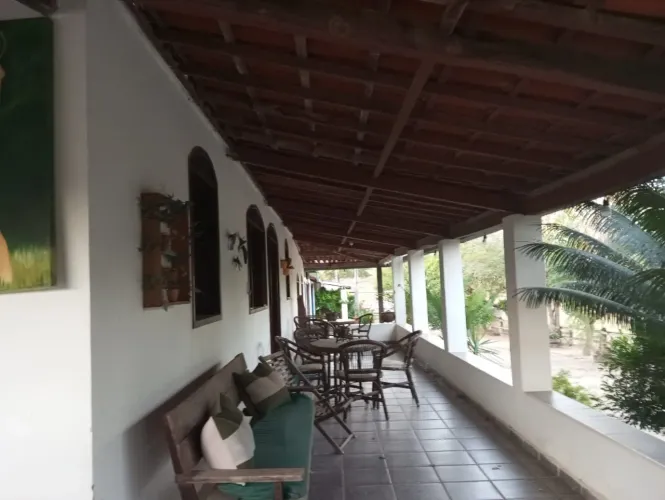 Belíssima fazenda de 1000t, com casa sede, casa de vaqueiro, curral e boas aguadas Br 242