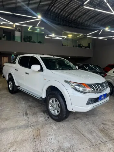 Mitsubishi L200 Triton Sport GLS 2.4 CD Diesel Mec. 2018