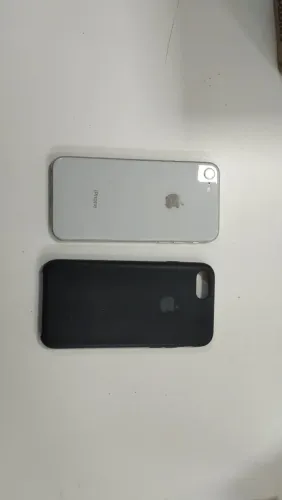iPhone 8 novo + capinha 