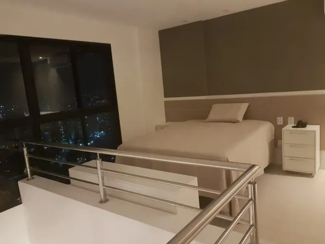 Loft Duplex no Boulevard Side Residencial, 92,26m², varandão, andar altíssimo, mobiliado