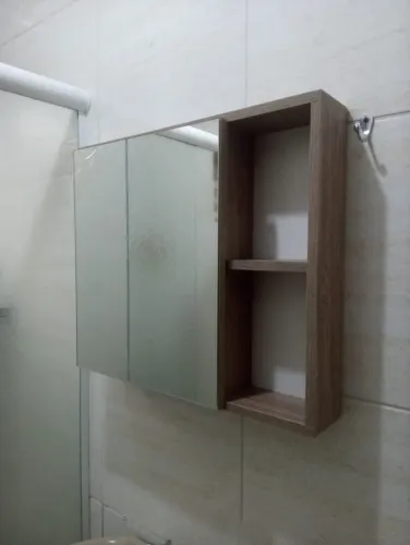 Espelho/prateleira banheiro