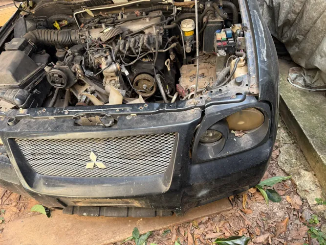Parachoque original dianteiro da Pajero Sport 2008/2009/2010 