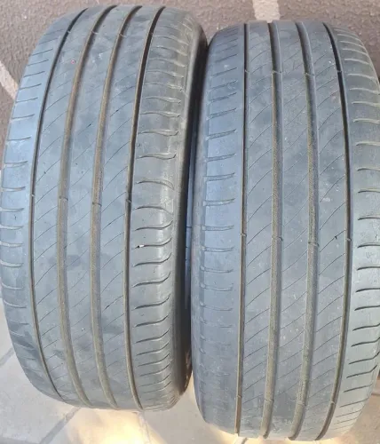 Kit com 4 Pneus Michelin Aro 16 Primacy 4 205/55 R16