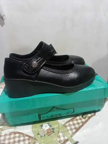 Sapato social feminino.