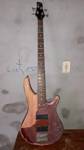 Contrabaixo 4 cordas Ibanez ou troco por violão
