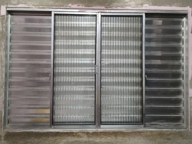 Janela de alumínio