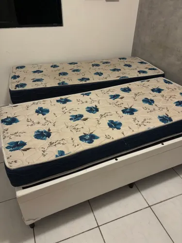 Duas camas baú solteiro com colchão