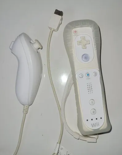 Controle Wii remote + Nunchuck. Funcionando 100% Excelente estado!!!