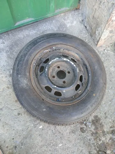 Pneu aro 13