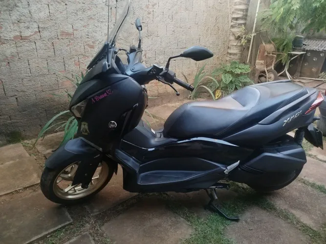 Xmax 250 em ótimo estado