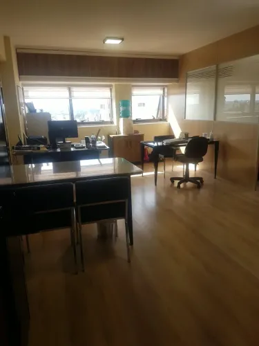 COMPARTILHAMENTO DE SALA COMERCIAL NO BAIRRO ÁGUA VERDE