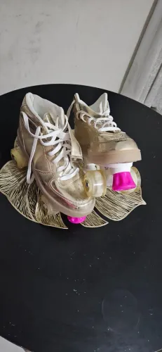 Patins Dourados com LED