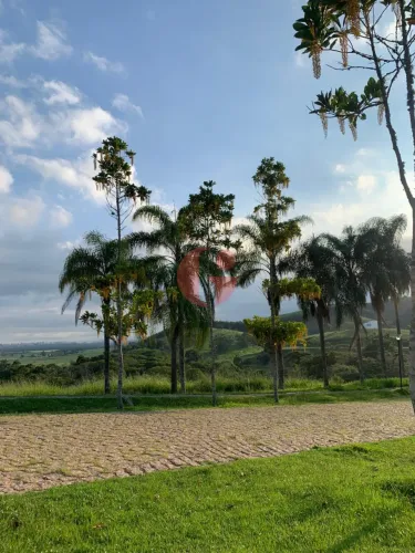 Terreno residencial em condomínio fechado Espelho D´Água com 1.677,23 m²