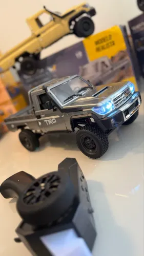 Carro Toyota de controle remoto
