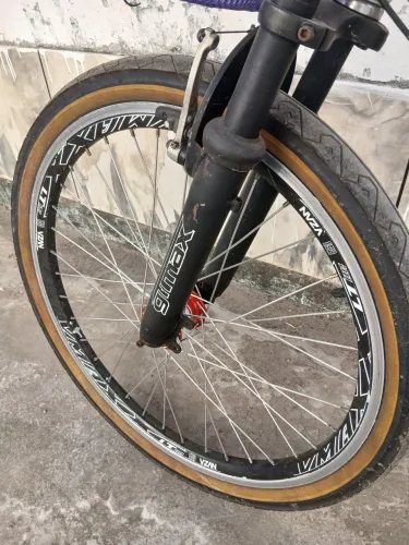 Bicicleta Aro 26 quadro de alumínio 