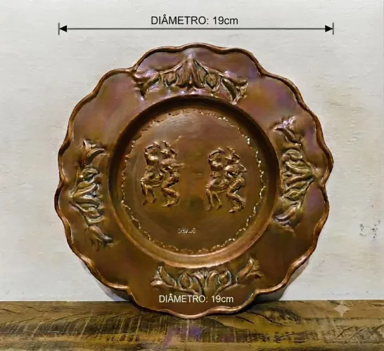 Antigo Prato Decorativo em Cobre Chile - Dança Cueca - 19cm