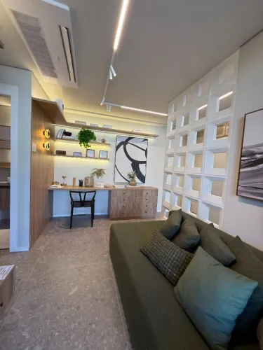 Apartamento na Zona Leste com 2 Dormitórios, Suíte, Varanda e Vaga 