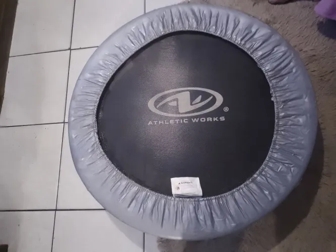 Vendo mini tranpolimde jump usado.