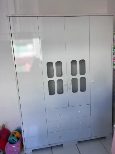 Guarda roupa + cômoda