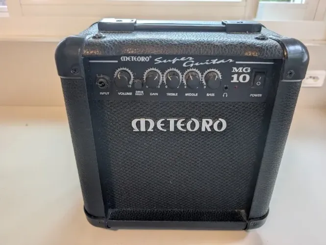Caixa amplificada para guitarra Meteoro Super Guitar MG 10