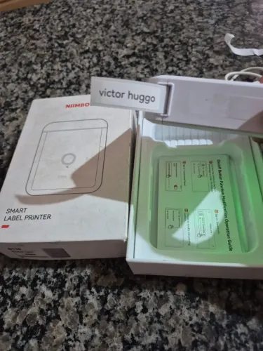 Mini impressora de etiquetas NIIMBOT perfeito estado nova só aberto pra teste