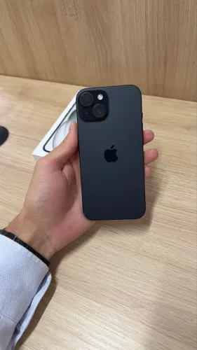 iPhone 15, 256 GB, preto, sem marcas de uso
