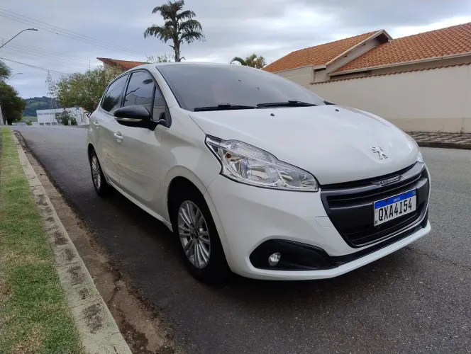 Peugeot 208 Active 1.2 Flex 12V 5P Mec. 2020