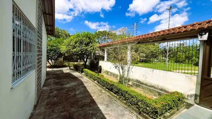 CASA 3 QUARTOS, SENDO 1 SUÍTE - ACEITA FINANCIAMENTO