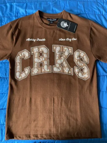 Camiseta Streetwear Marrom Importada