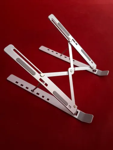 Suporte de Aço para Notebook.