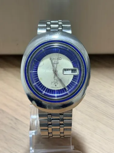 SEIKO 5 SPORTS ?UFO? - VINTAGE 1970s