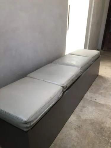 2 bancos com 4 lugares cada, para recepção de clínicas, salão de beleza....