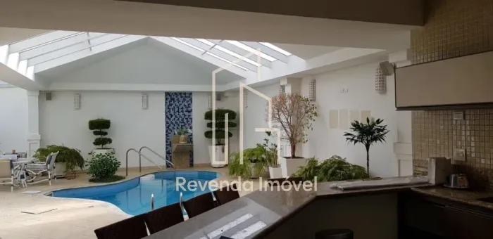 Casa em Condomínio de Luxo no Morumbi, São Paulo-SP: 5 Quartos, 5 Suítes, 7 Banheiros, 4 V