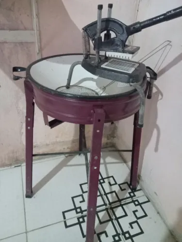 FOGÃO E TACHO, CORTADOR DE BATATA E COLHER ESCUMADEIRA 