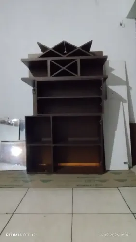 Armário de cozinha porta de vidro um pra colocar o microondas e um painel pra tv tudo