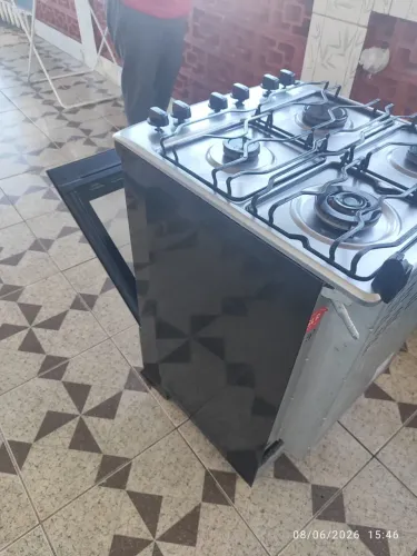 Fogão semi novo 