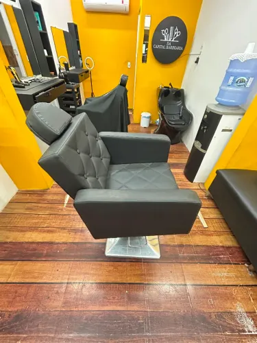 Cadeira poltrona para barbearia ou salão