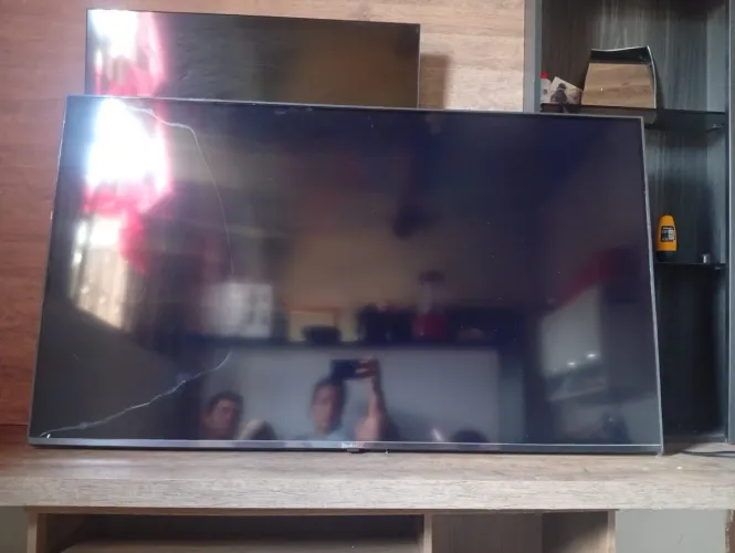 Vendo tv 55P para retirada de peças