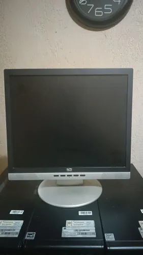 Monitor 17 polegadas marca nova