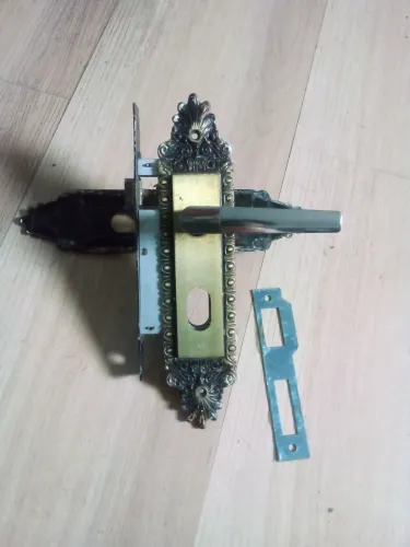 Fechadura para porta externa e vidros janela