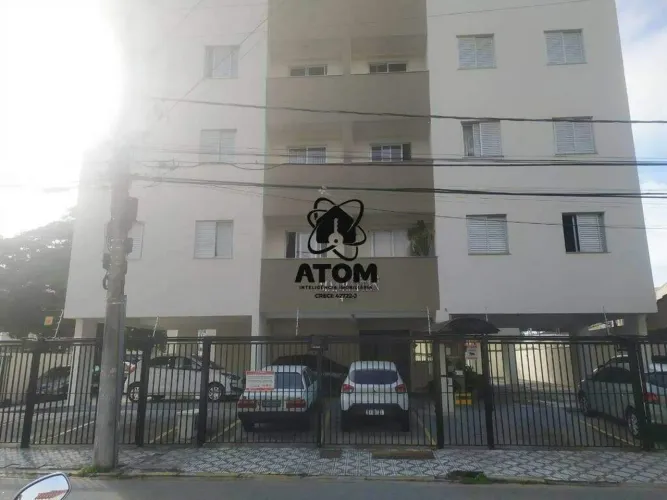 Apartamento com sacada bem localizado à venda em Taubaté.