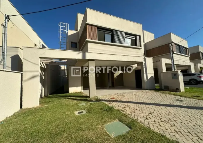 Sobrado à venda com 4 quartos/3 suítes no Jardins Marselha, Aparecida de Goiânia